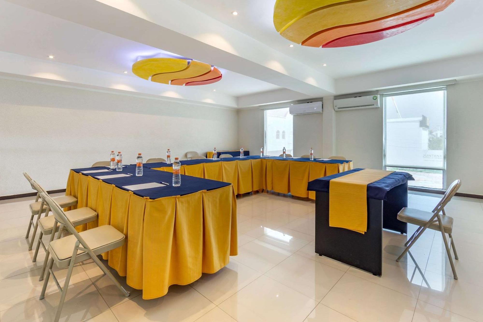 Comfort Inn Cancun Aeropuerto Exteriör bild