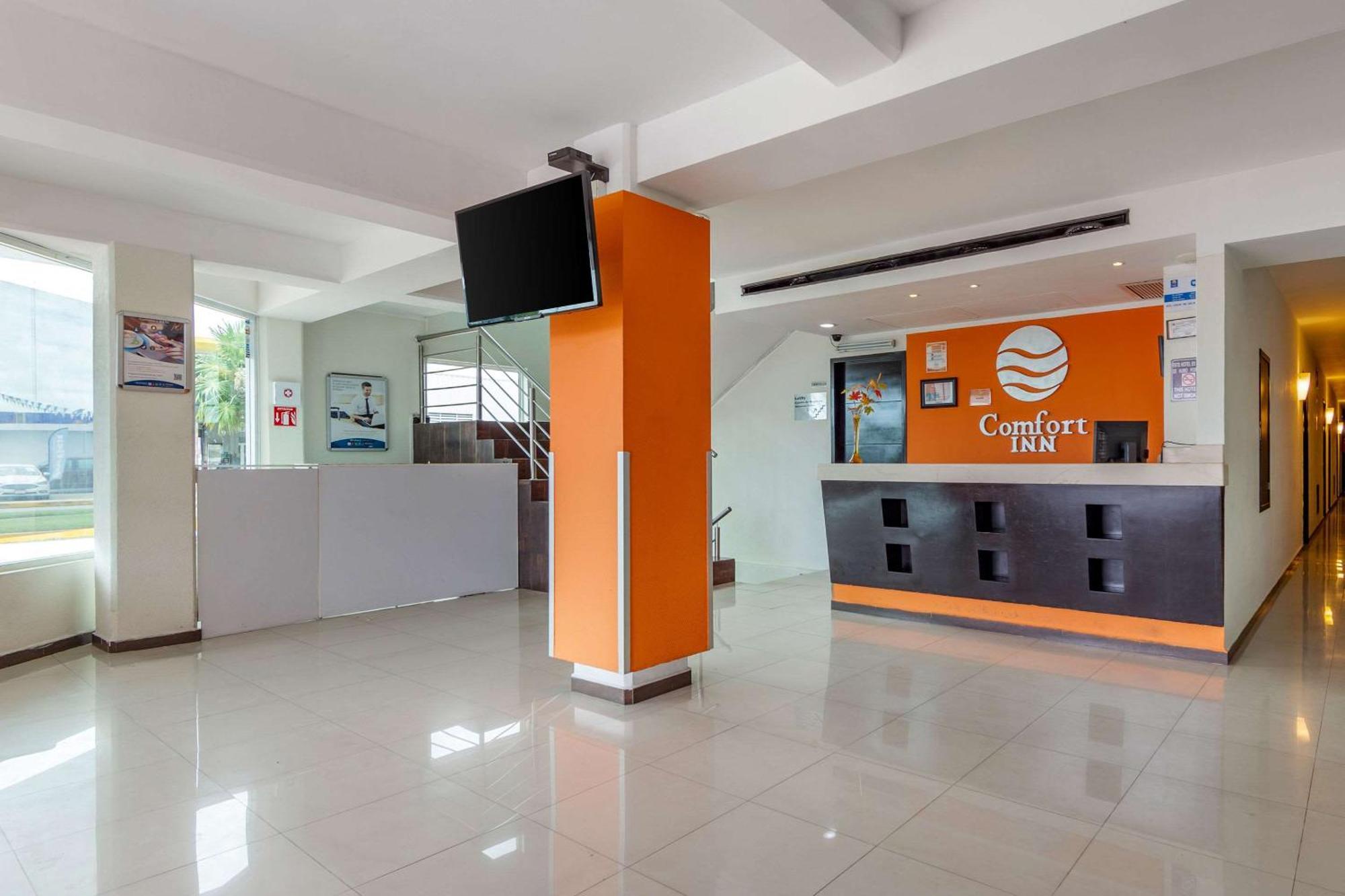 Comfort Inn Cancun Aeropuerto Exteriör bild