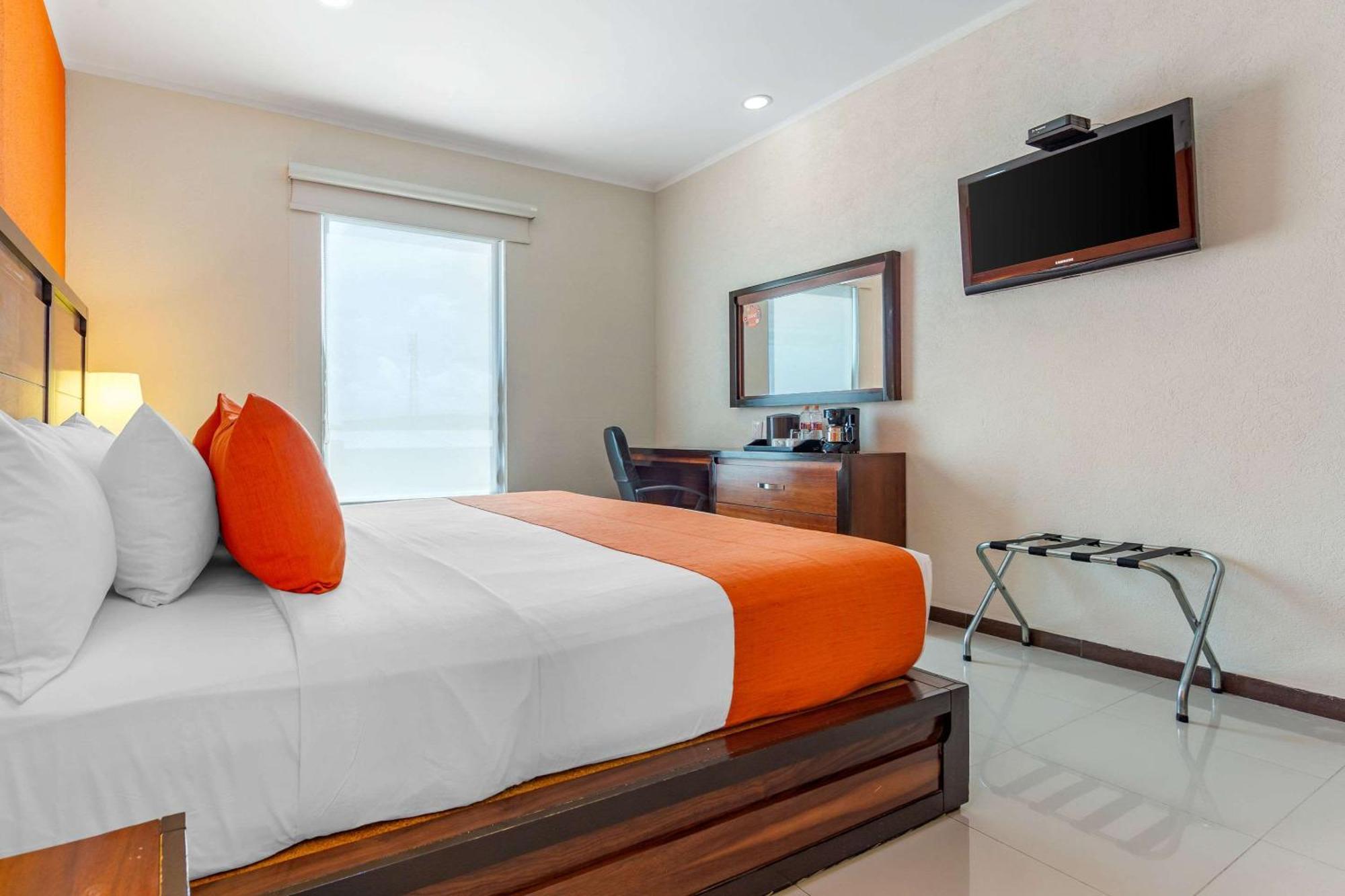 Comfort Inn Cancun Aeropuerto Exteriör bild