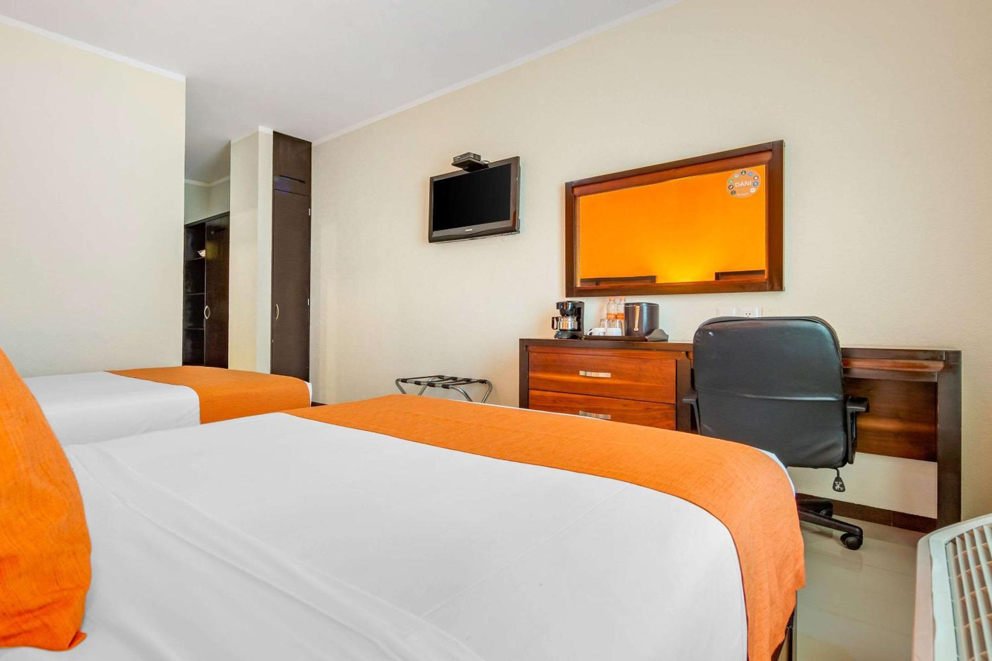 Comfort Inn Cancun Aeropuerto Exteriör bild