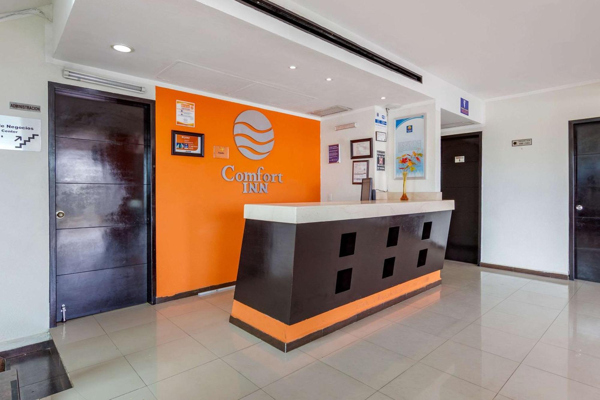 Comfort Inn Cancun Aeropuerto Exteriör bild