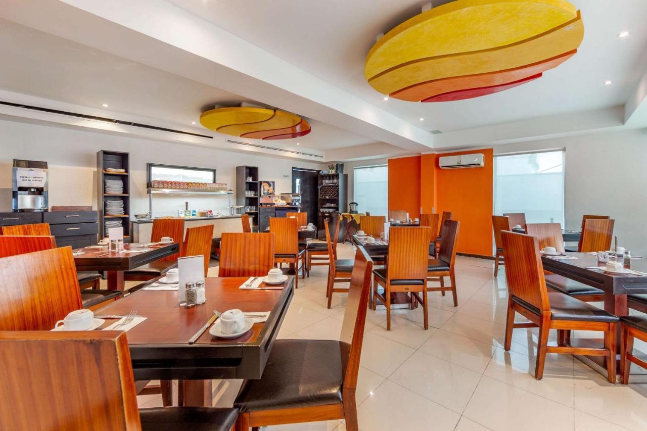 Comfort Inn Cancun Aeropuerto Exteriör bild